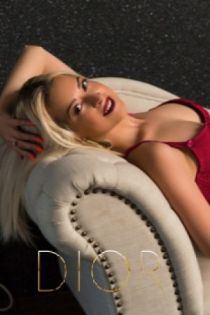 Devine escort - 34B bust, Brown hair, Brown eyes