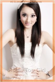 Umia escort - 34C bust, Brown hair, Brown eyes