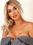 sensual Russian busty companion in Earls Court
