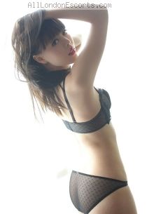 Mia escort - 30C bust, brown hair, brown eyes