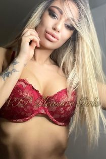 Vina escort - 34C bust, Brunette hair, Green eyes
