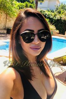 Viola escort - 34B bust, Brunette hair, Brown eyes