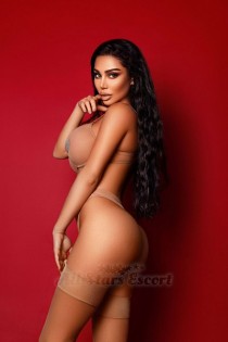 blonde escort Leah