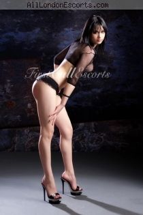 Andreea escort - 34b bust, Black hair, Brown eyes
