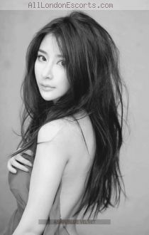 kylie escort - 32C bust, brown hair, Black eyes