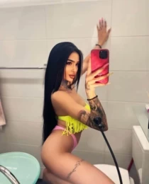 caucasian escort Ellie
