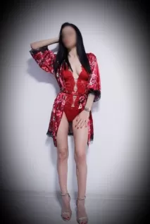 Malek Escortss escort - 34B bust, brunette hair, brown eyes