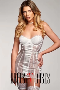 tall escort Linda