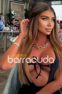 Alicanta escort - 34D bust, Brunette hair, Blue eyes