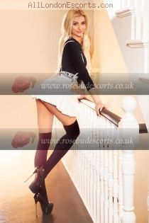 Cezy escort - Rosebud London Escorts