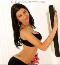 Daniella escort - 32C bust, Brunette hair, Hazel eyes