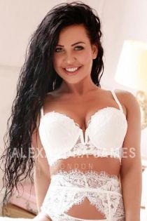 Amira escort - ajlondonescorts