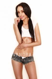 Jesi escort - 34B bust, Black hair, Brown eyes