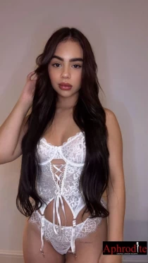 petite escort Thea